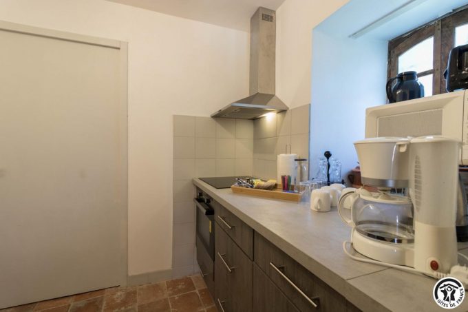 31G301771-0f2be5a9f13641e0b0073a16f68311a9