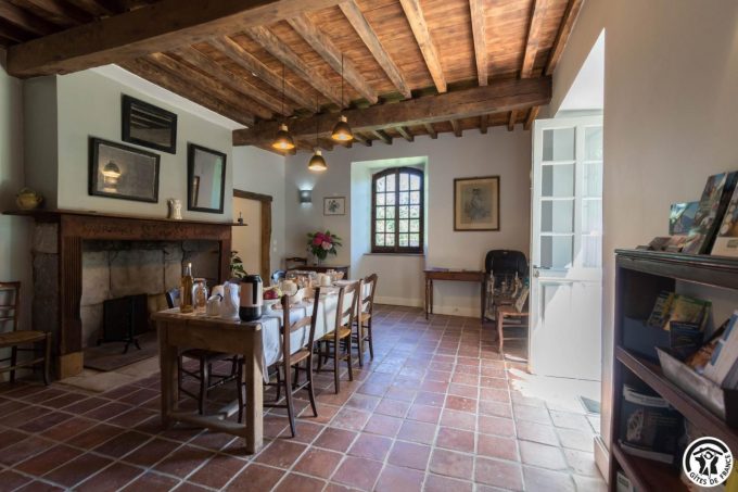 31G301771-5c30a111049d4817b7384ef5e7e1aa02