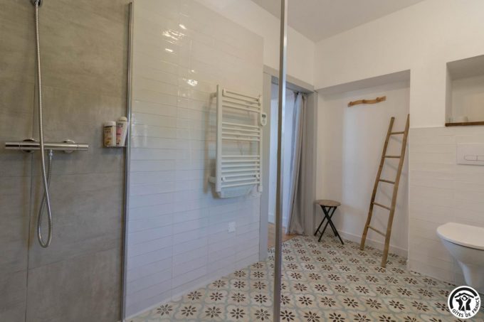 31G301771-e8302f5d940a4212bc29bc7e9e346c2e