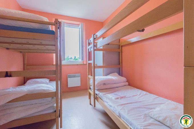 31G400525-030af10d2e374d948c6e5381d879a631