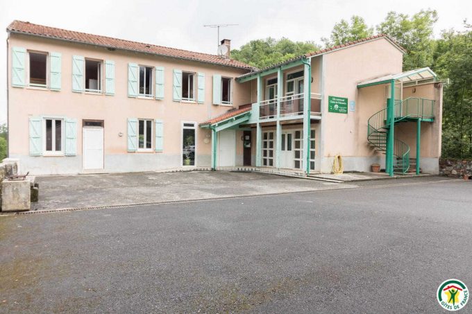 31G400525-1381fa4317f1436f9949c2ca6e310eea