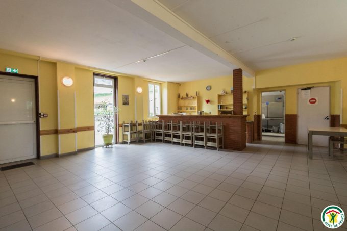 31G400525-1f8cc6db3ffd4c898dd218a639534684