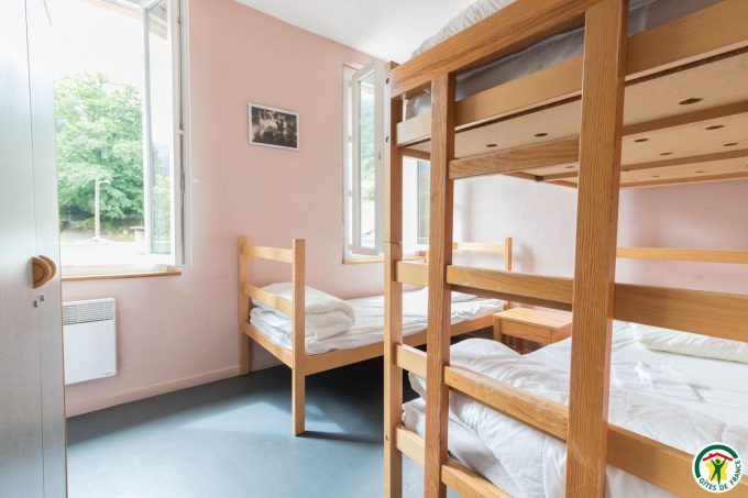 31G400525-371e9559cd3e4603b70349ce966dada0