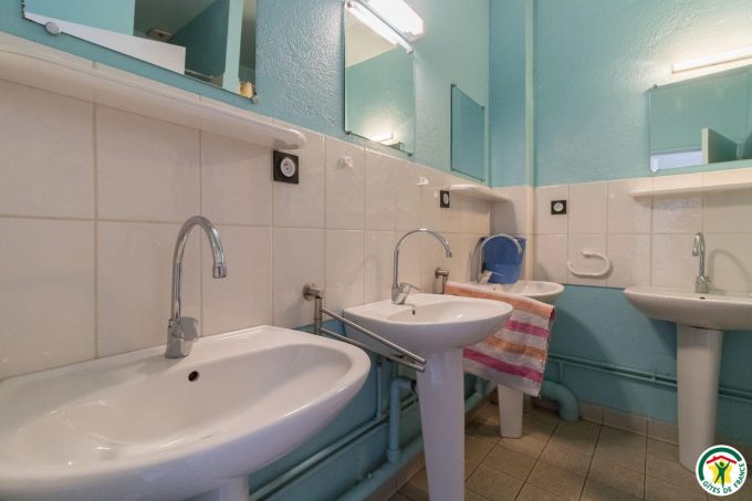 31G400525-5c4b10b6292f48afa9480fd7de53fb03