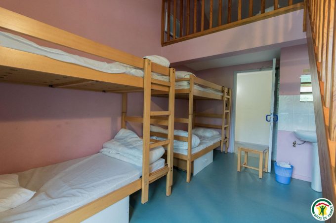 31G400525-7411d9f66cea4474a67f21b2aad352b9