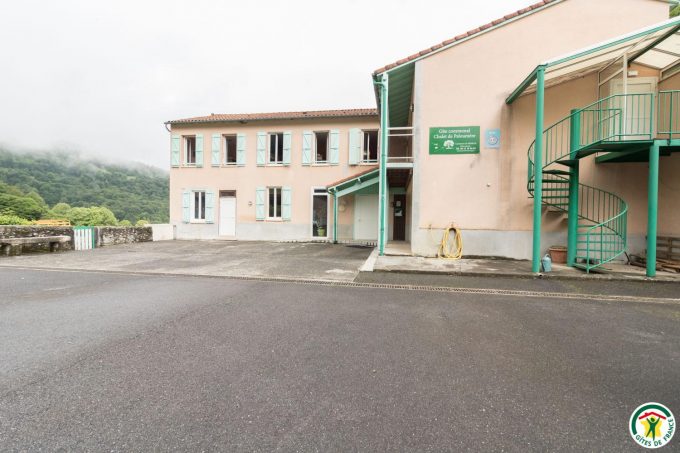 31G400525-ef92c34af519424e9255614c0320a702