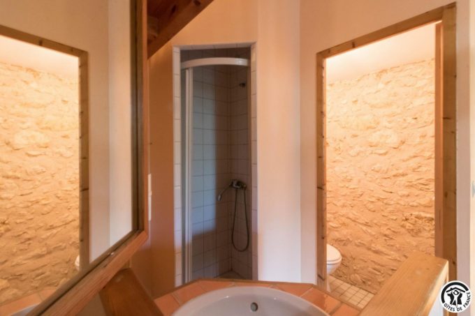 31G400541-08e23d0a160c498aa2ff772689098421