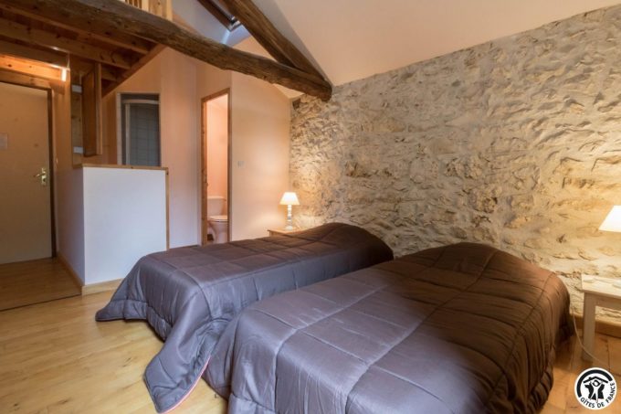 31G400541-38f51174122e4c0380916c95e7427a74