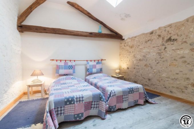 31G400541-531ff63ad4e64a8ca0ea98d7daf5c45b