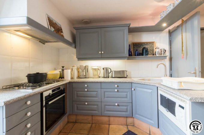 31G400541-7562412d936f41429fc05409969d7e72