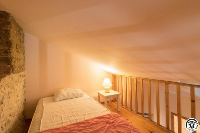 31G400541-f651ff640b024f4eadc895c35ae18fdb