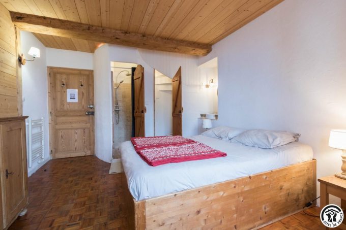 31G400647-101af58ed9494fd8a7550811da6dd134