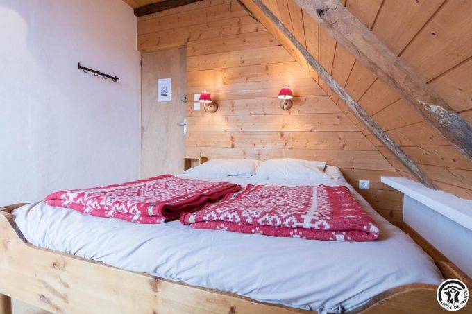 31G400647-51fd2d9f66c24e169bc78ff3367f016a