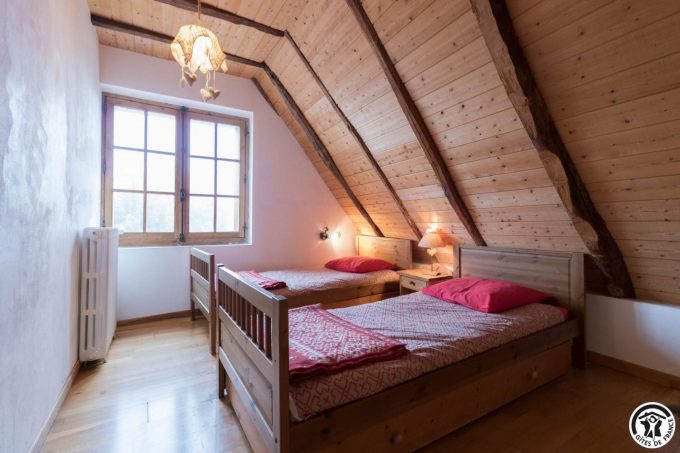 31G400647-74523dd10f644aabad63335f19a8677f