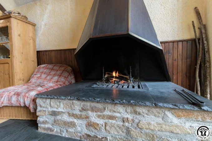 31G400647-9d626e1c3ade4aa9837ee6f508fe767e