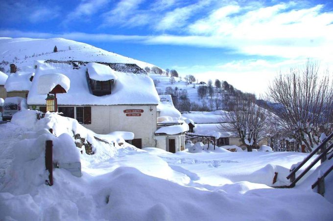 31G400647-d1fc9ccf46504ee7a713c6180c6d39c0