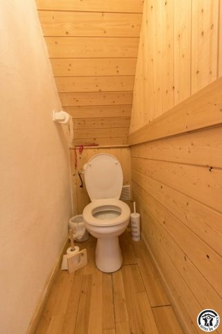 31G400647-d89a9917bf5a4fc8af2d52bc6e1c8406