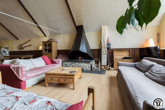 31G400647-e4e9c21c485b48caba791162b94525d5