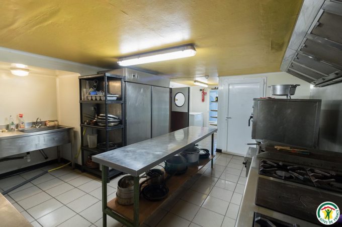 31G400762-030967b620e149ea9792f37fe84f461a