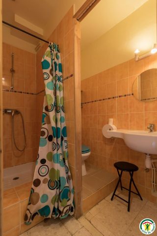 31G400762-c3e6f3535ccf406caa68d1b493e190b0