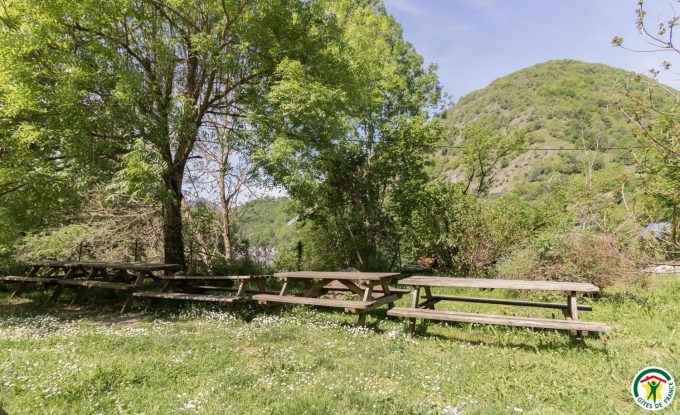 31G400762-e6bed212ef7345e2a0f96806c95e4d11