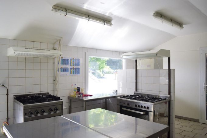 31G400939-239951eb8c2846b294695a43ba829690