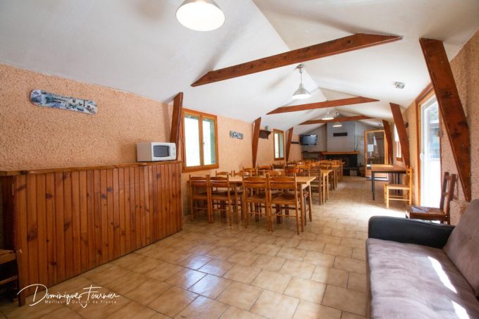 31G400939-3b6f60ddfa344573832fa3bcea36dde9