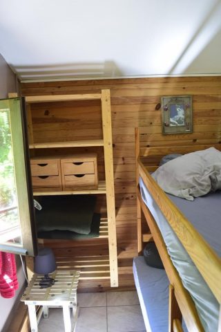 31G400939-4a189ee9a16341fcb45088f0e372382d