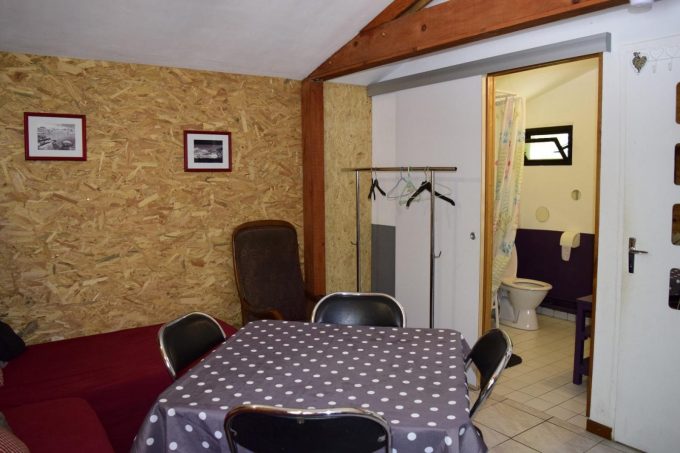 31G400939-57653a44b4c341269a64185452424657