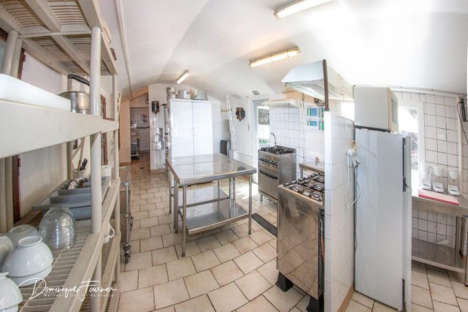 31G400939-b8723b4fc6c24b9f8f28403919160a0a