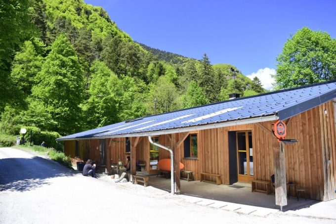 31G400939-daf8d8ff0d7c437788c25f4f450e5ee8