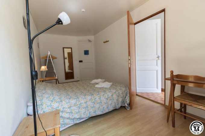 31G400994-56ccbd58d8184e3e9deca99949332c79