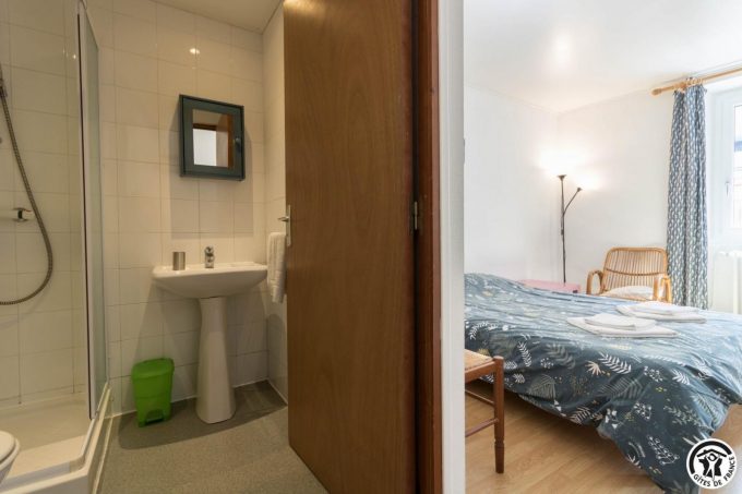 31G400994-85f95056e03747f291931be99b125ed1