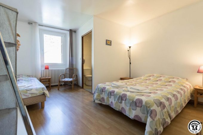 31G400994-929fd5ea34fa49918b9ffe3509bf61b9