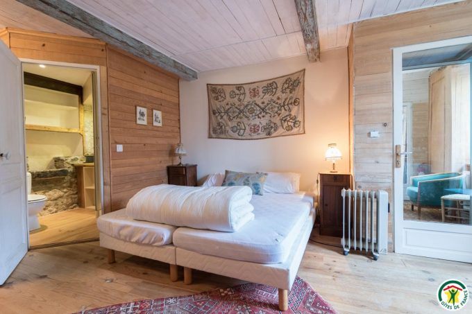 31G401200-330989e1f26c402d84c3b01724150de4