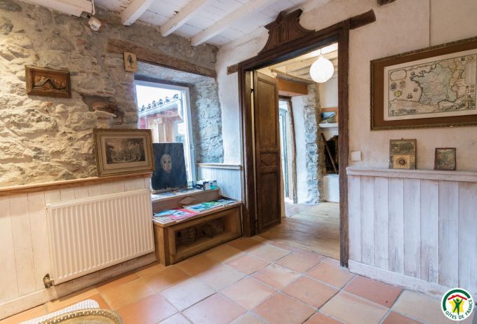 31G401200-5b0b2f55cad545d59b8cae7e0a86773f