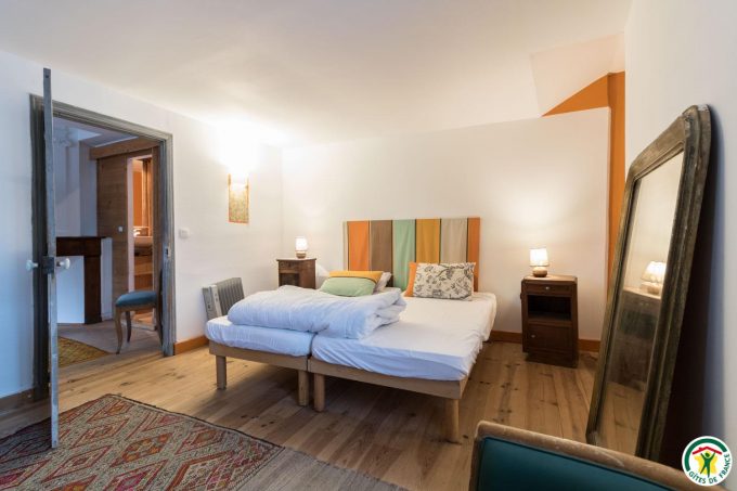 31G401200-c2a9b5ee0a074905bcc45e4089d1a066