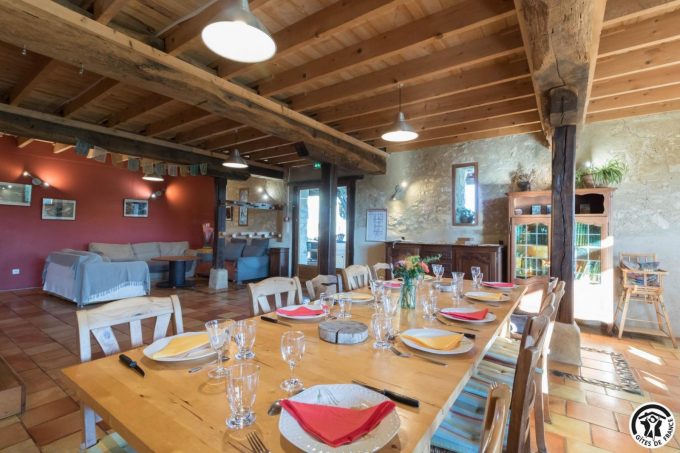 31G401244-0979cf5a74844cafb69311e87d44c08f