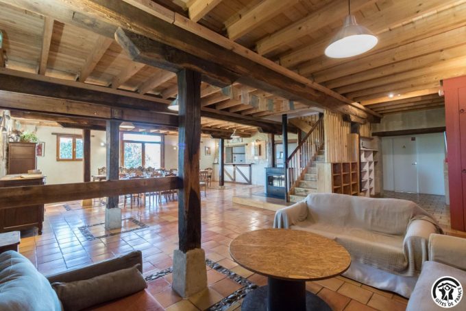 31G401244-1d0cc797e18f45319fb5db9323c8f59d