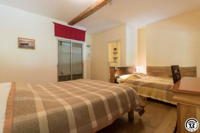 31G401244-245c02bcbd084452bae1a7fbbfb58bc8