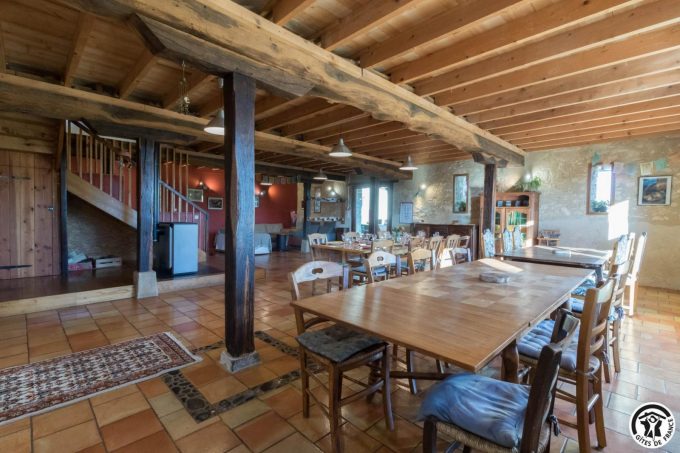 31G401244-55b18584cc3d49a1955a10173ae3e888