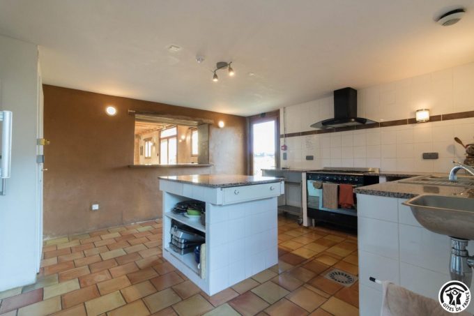 31G401244-feae37ea18154beea943a0ba62744d7d