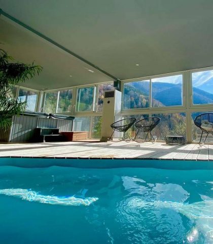 31G401245-188404659a18405b9ae2dd7ec97b6805