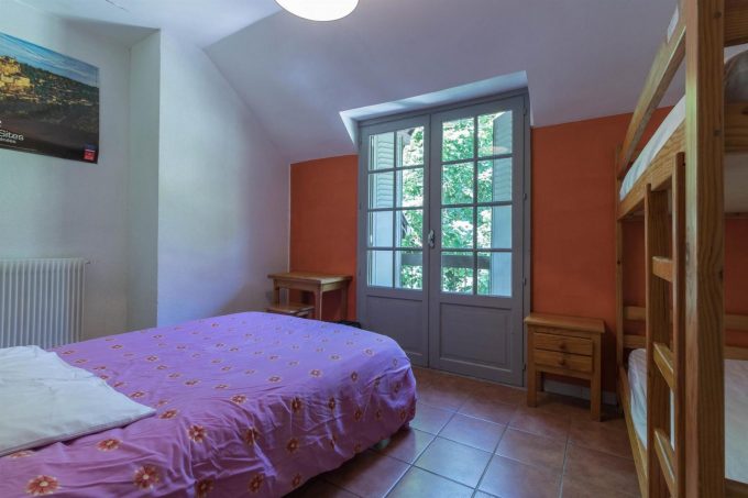 31G401468-38b7c65f25cb43bcb4da030c0c57d86b