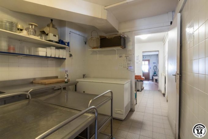 31G401468-743aa559b81e46e88890dd6365424033