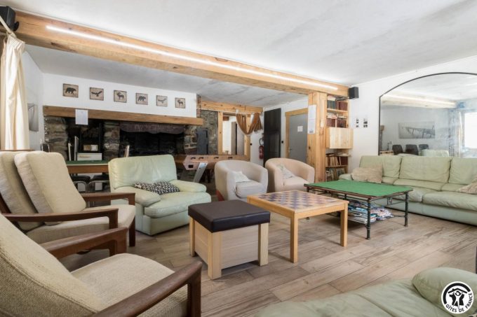 31G401468-9374eb4ddd4645c58925eedfed3318d1