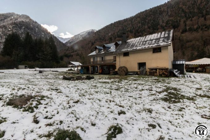 31G401468-e27c8e765e2e4c5bbb688d12d756f7d9