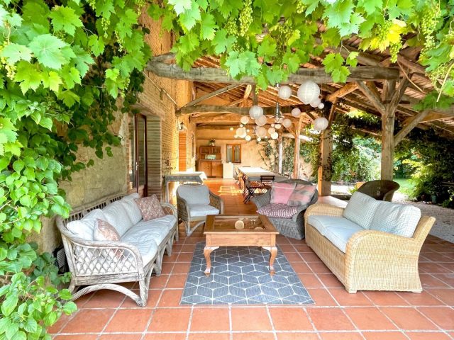 31G401480-2a2a1dd9c1714a559d556e814909c9b5