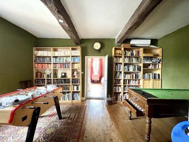 31G401480-2eec768aa5a344b09a4fe201201c733f