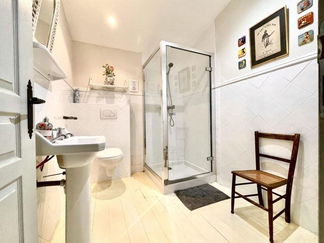 31G401480-55c15c13b1b541ad9f44e7fea8594017